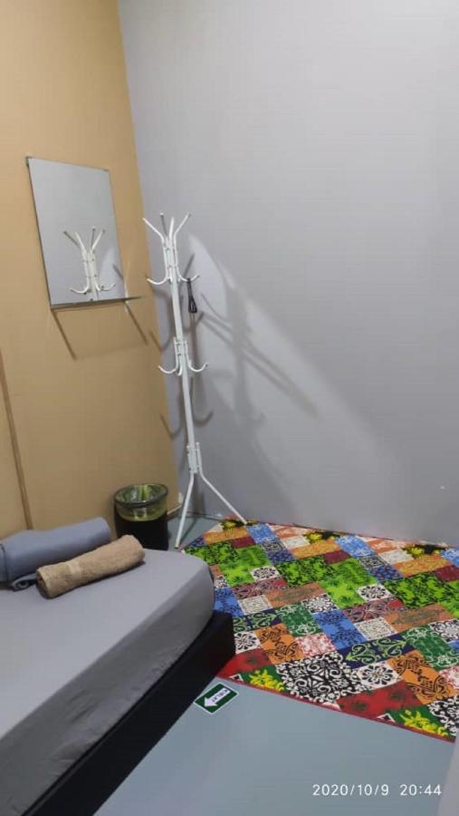 Hostel Ny Tropical Backpackers Desaru Exteriér fotografie