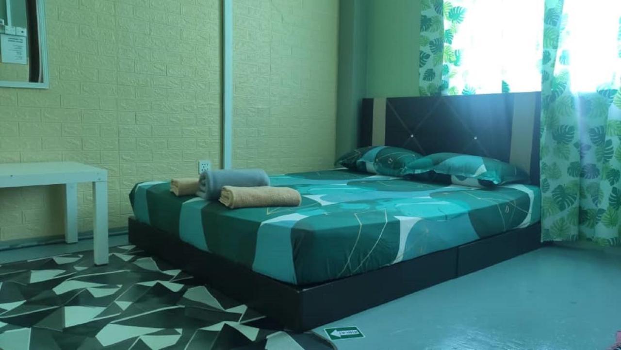 Hostel Ny Tropical Backpackers Desaru Exteriér fotografie
